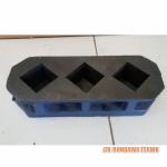 Cetakan Kubus Beton atau Concrete Three Gang Mold